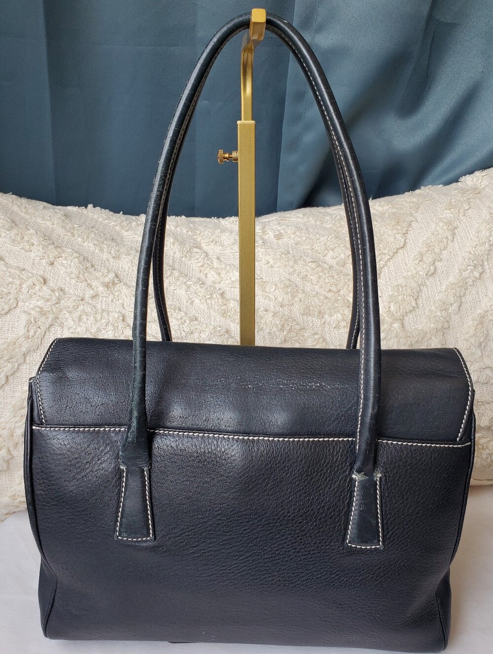 Salvatore Ferragamo Black Leather Bag - Picture 2 of 16